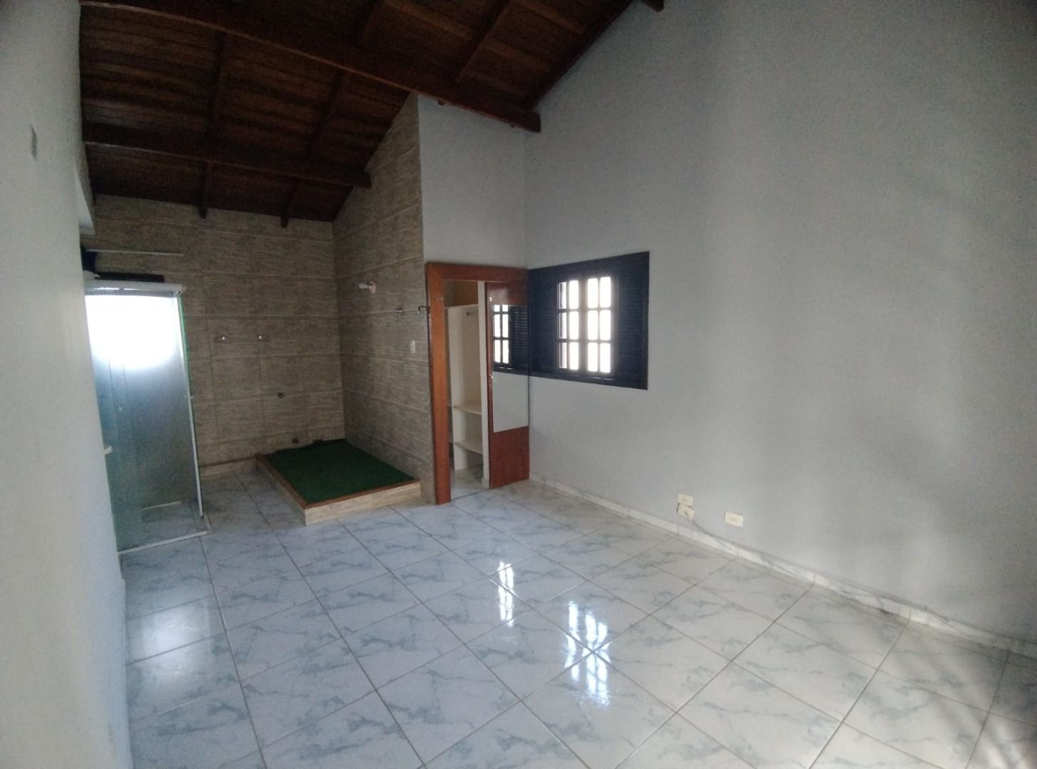 Sobrado com 3 Dormitórios e 2 Suítes no Pontal de Santa Marina
