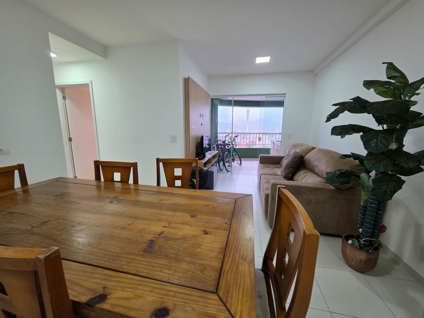 Apartamento com 3 Dormitórios e Varanda Gourmet no Indaiá