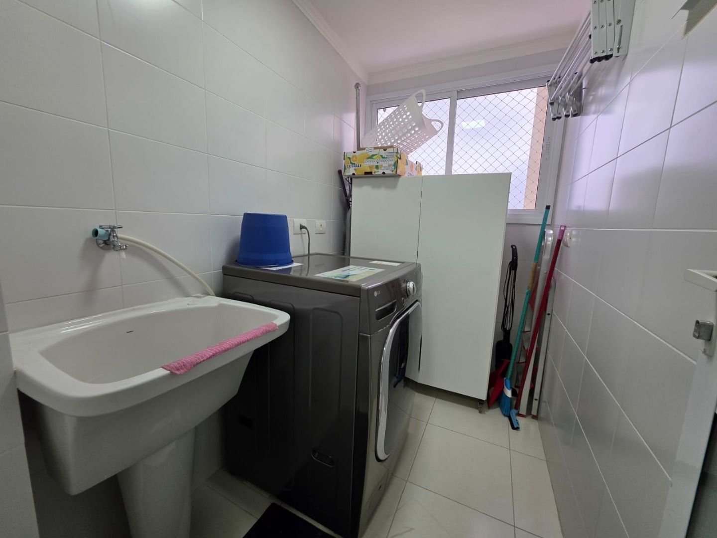 Apartamento com 3 Dormitórios e Varanda Gourmet no Indaiá