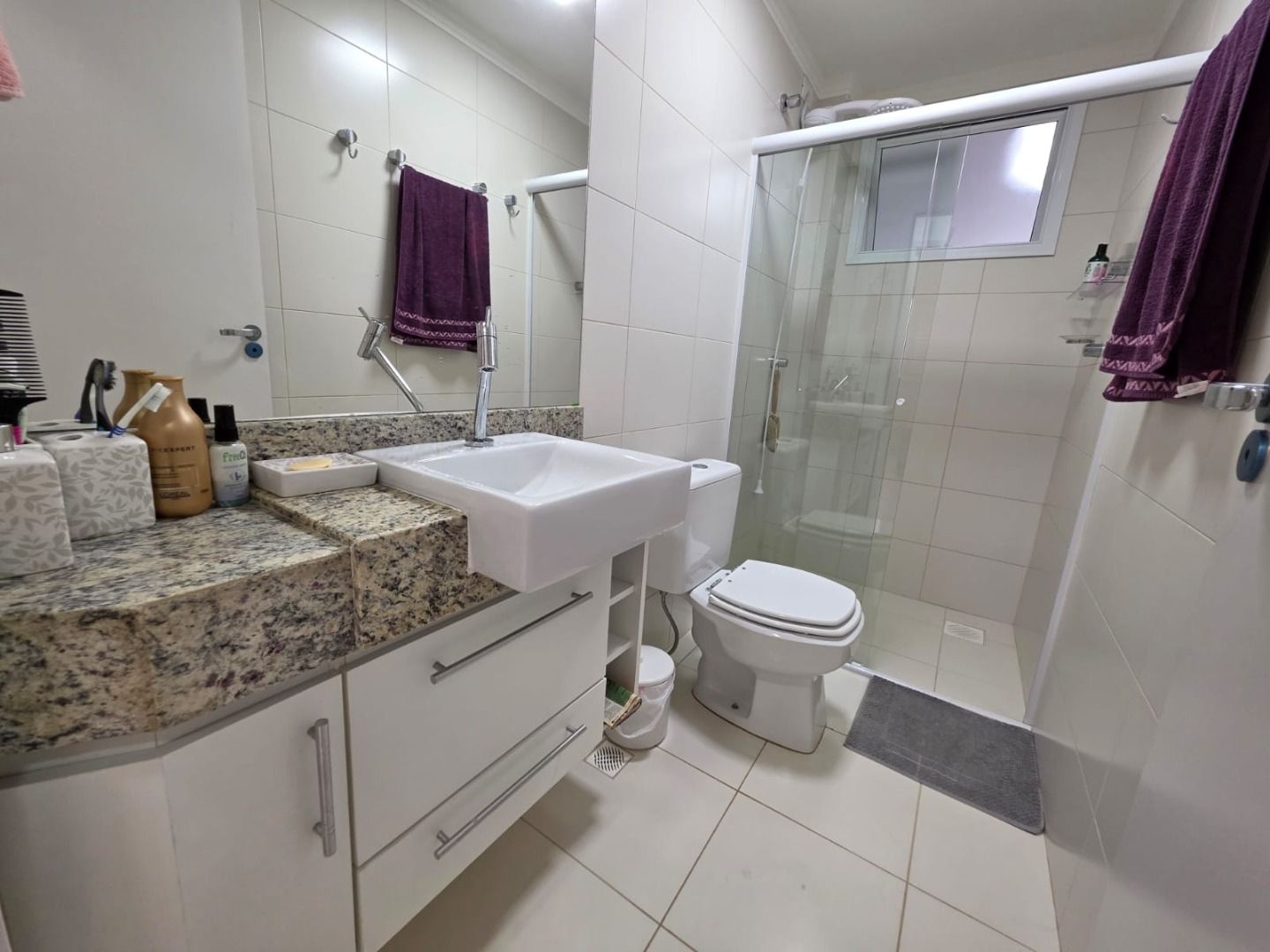 Apartamento com 3 Dormitórios e Varanda Gourmet no Indaiá