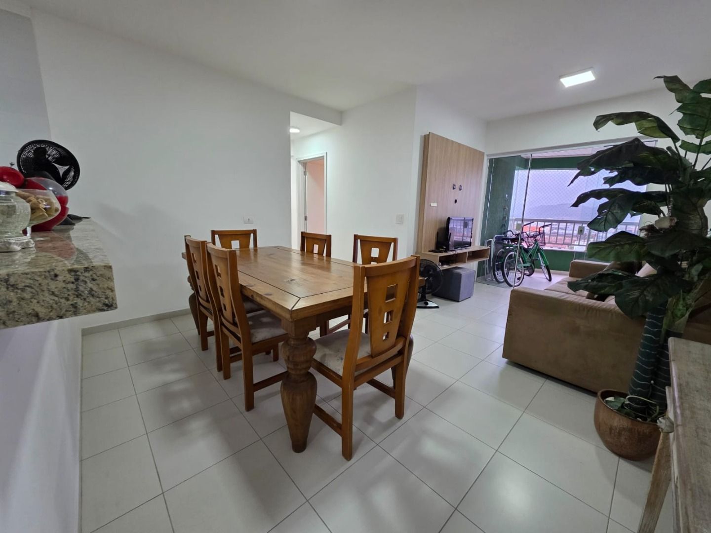 Apartamento com 3 Dormitórios e Varanda Gourmet no Indaiá