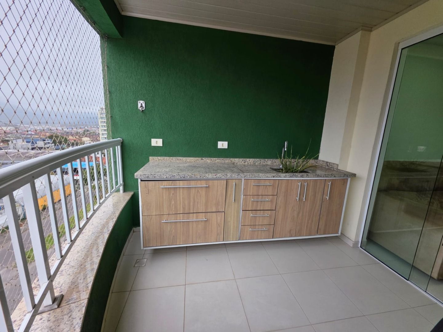 Apartamento com 3 Dormitórios e Varanda Gourmet no Indaiá