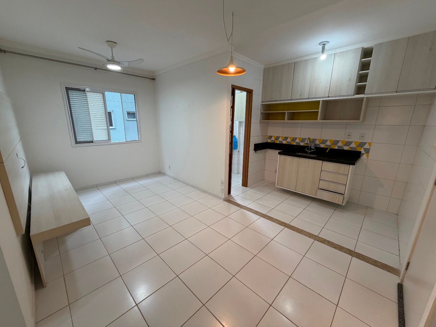 Apartamento no Condomínio Residencial Martinica em Martim de Sá