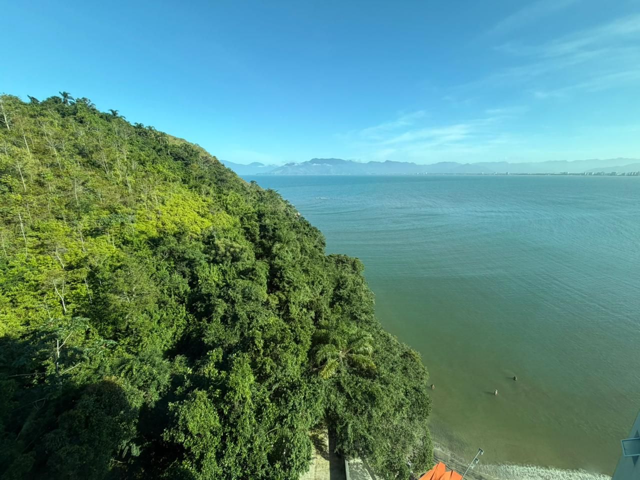 Apartamento Pé na Areia com Vista Deslumbrante para o Mar na Prainha