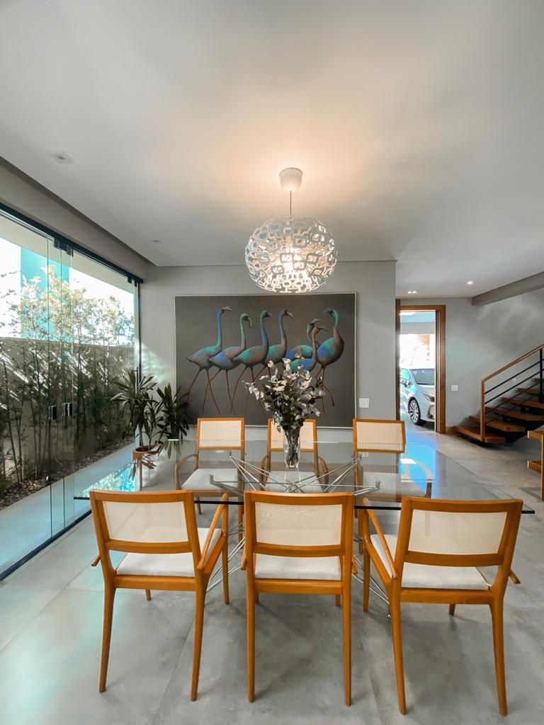Sobrado Alto Padrão com Sacada e Vista para a Serra no Residencial Costa Nova, Massaguaçu