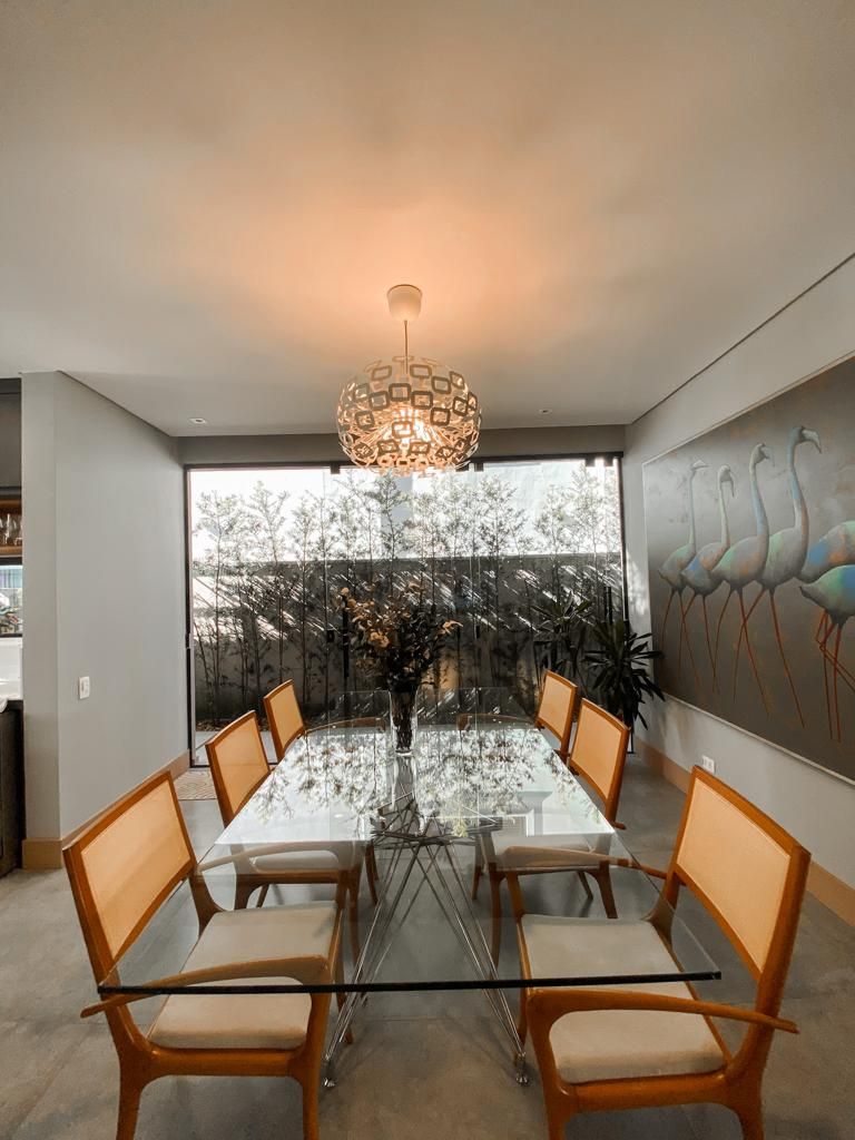 Sobrado Alto Padrão com Sacada e Vista para a Serra no Residencial Costa Nova, Massaguaçu