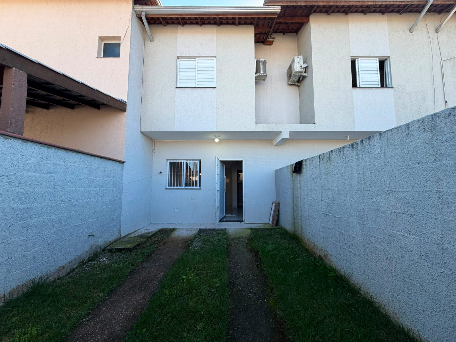 Sobrado com 2 Suítes no Pontal de Santa Marina