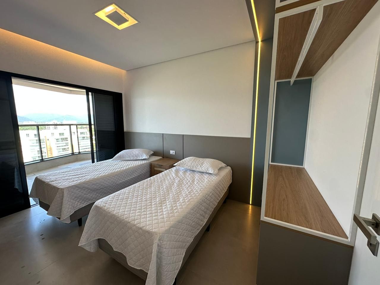Cobertura Duplex Frente Mar no Condomínio Valência, Indaiá