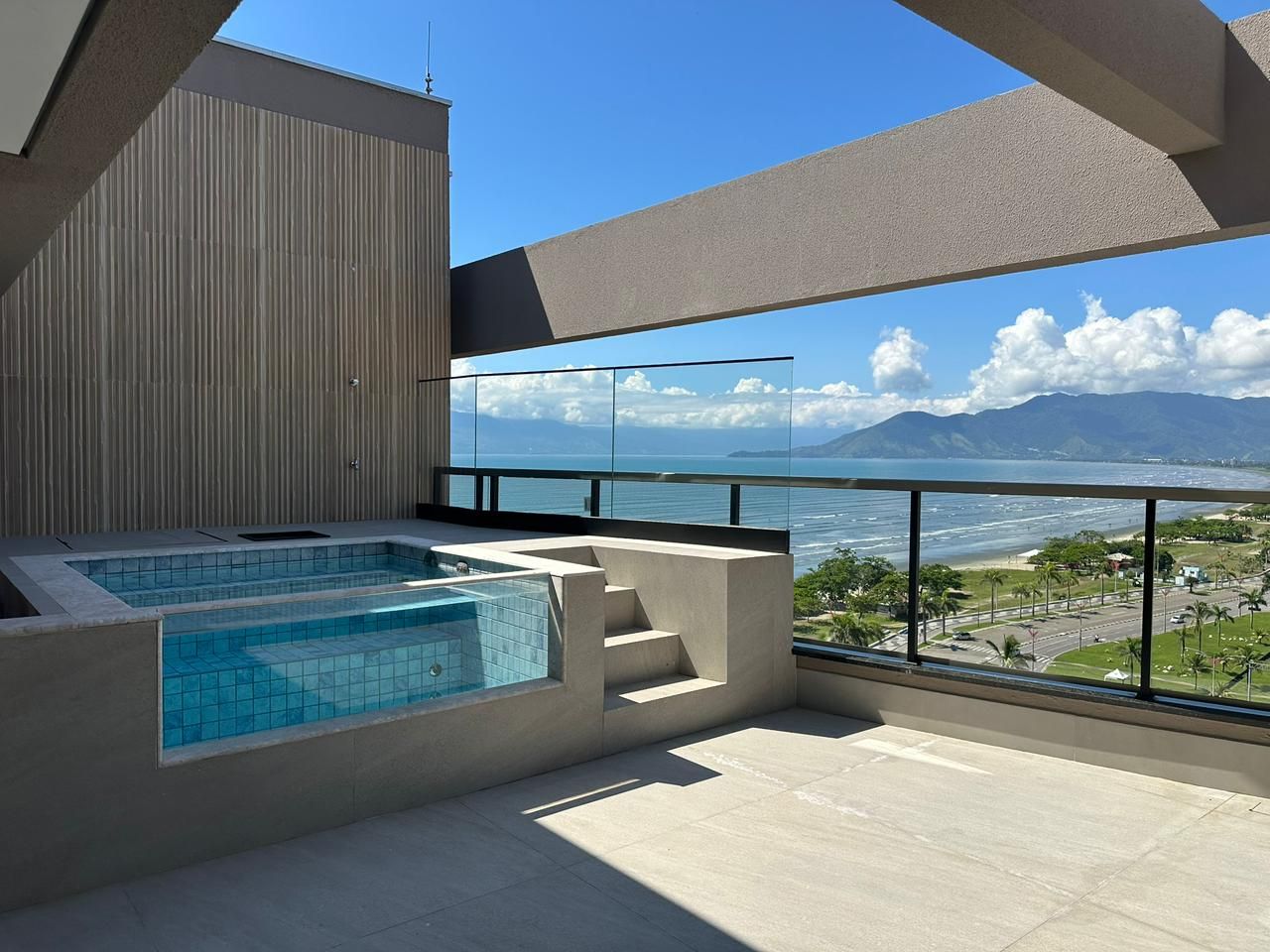 Cobertura Duplex Frente Mar no Condomínio Valência, Indaiá