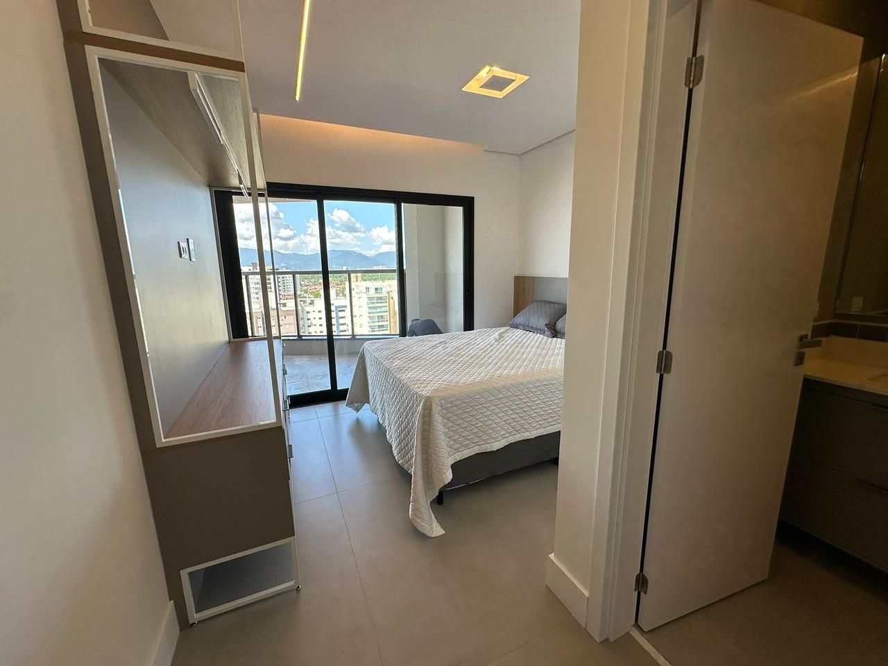 Cobertura Duplex Frente Mar no Condomínio Valência, Indaiá