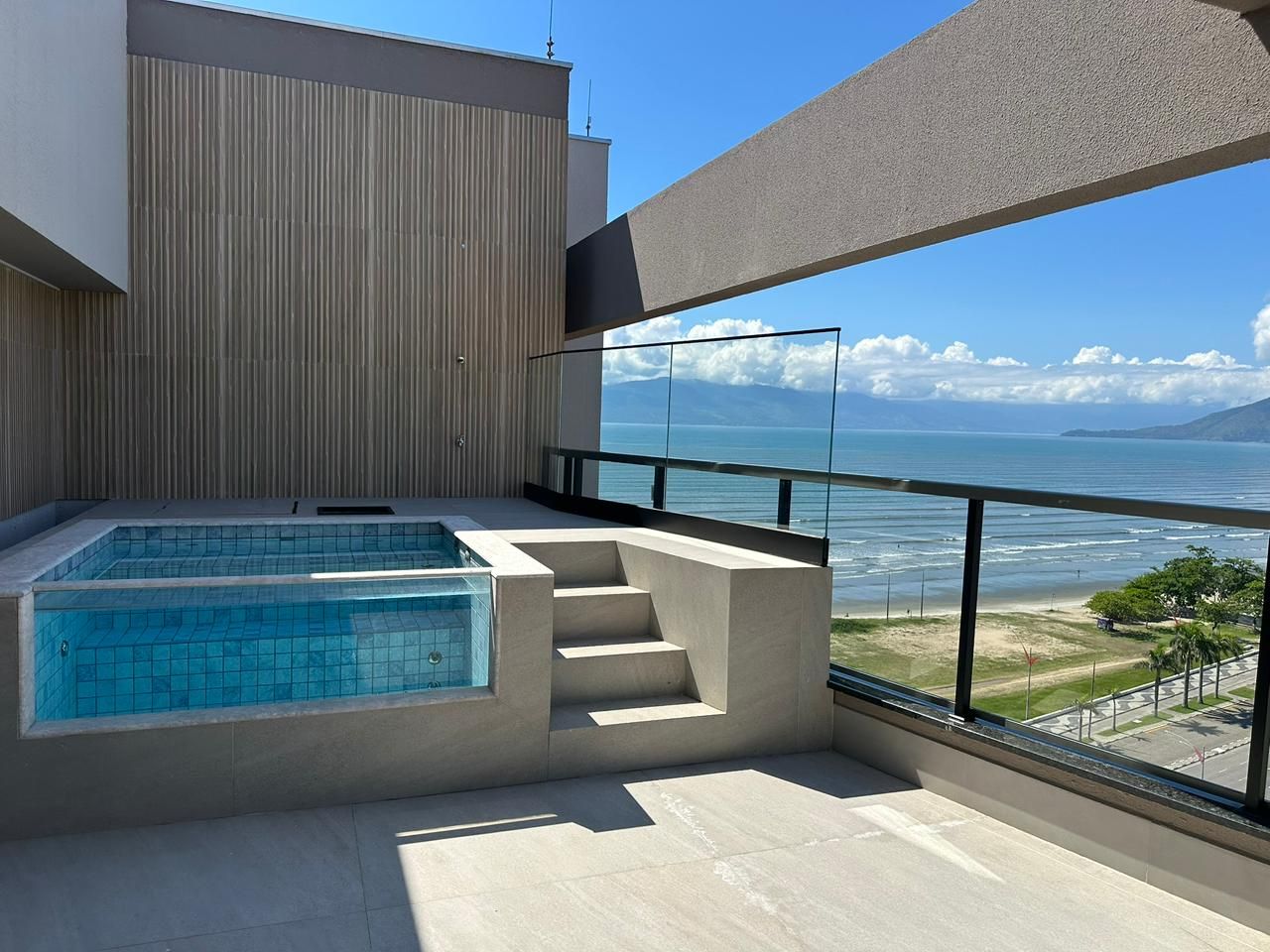 Cobertura Duplex Frente Mar no Condomínio Valência, Indaiá