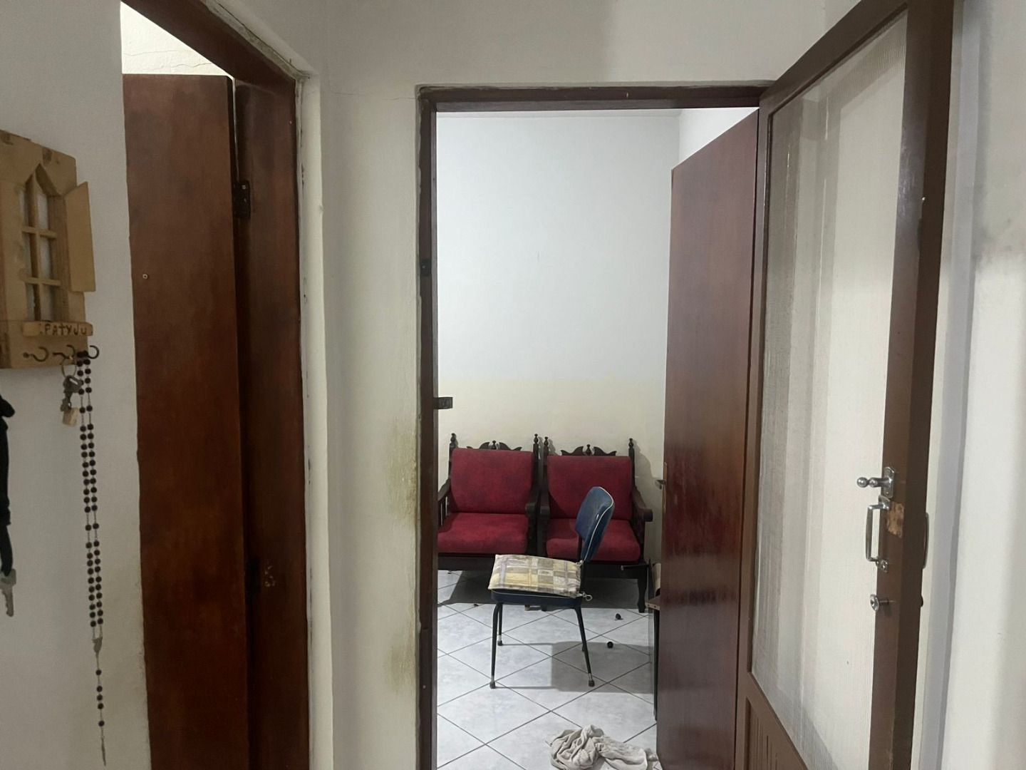Casa Térrea com Amplo Terreno e Garagem para 7 Carros no Balneário dos Golfinhos