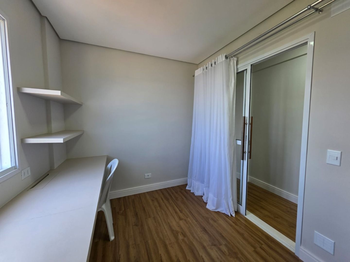 Apartamento Duplex com Vista Panorâmica para o Mar no Indaiá