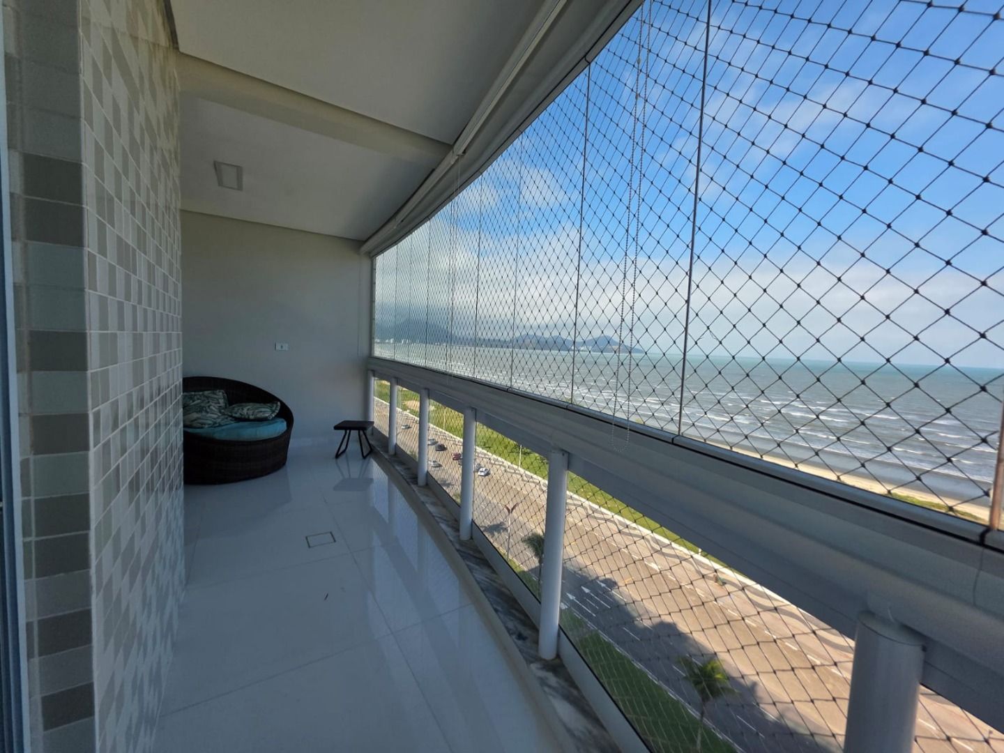 Apartamento Duplex com Vista Panorâmica para o Mar no Indaiá