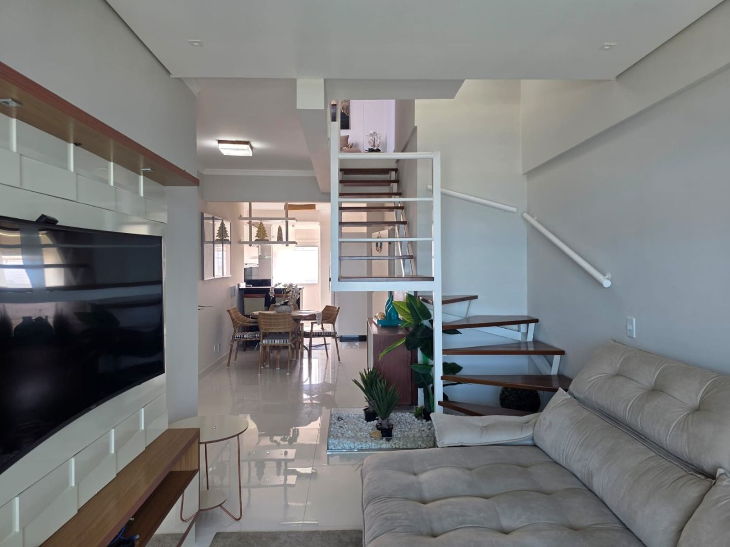 Apartamento Duplex com Vista Panorâmica para o Mar no Indaiá