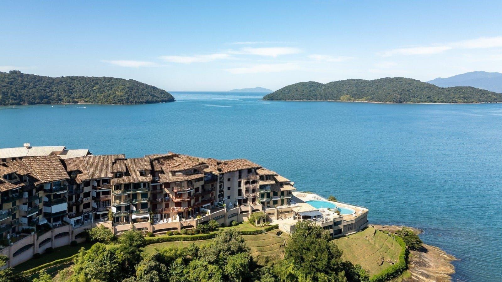 Cobertura Duplex com Vista Panorâmica para o Mar no Condomínio Costa Verde, Tabatinga