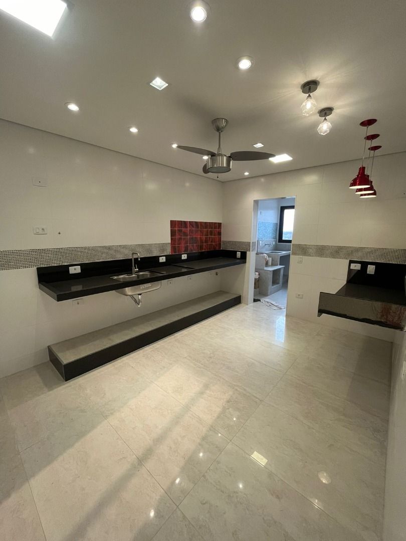 Apartamento Alto Padrão Frente Mar no Edifício Parthenon, Praia do Aruan