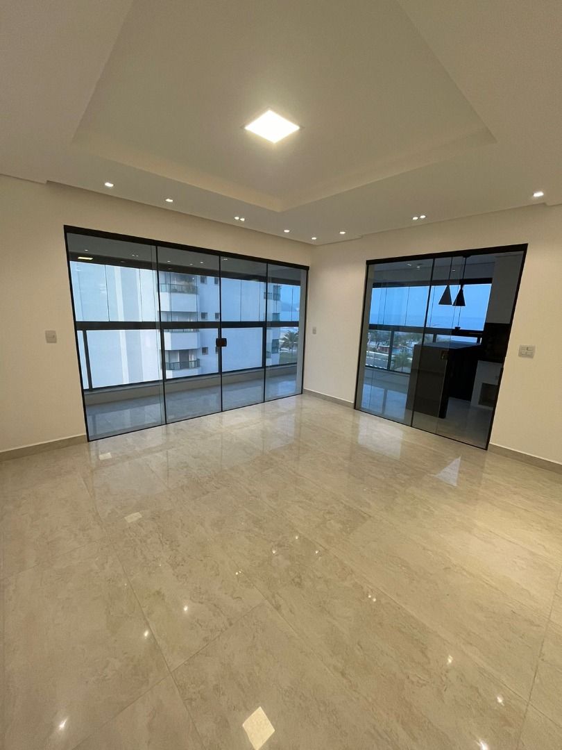 Apartamento Alto Padrão Frente Mar no Edifício Parthenon, Praia do Aruan
