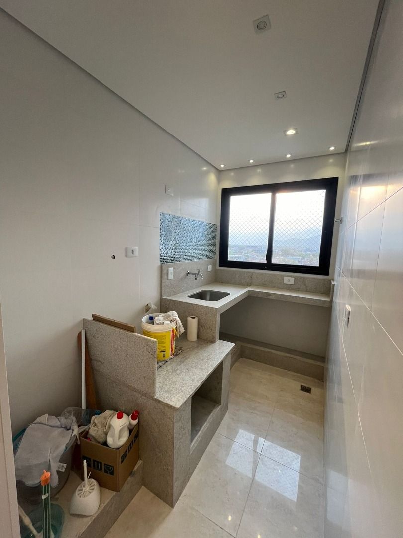 Apartamento Alto Padrão Frente Mar no Edifício Parthenon, Praia do Aruan