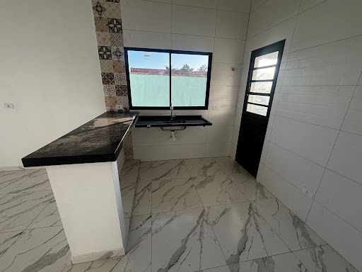 Casa Nova no Balneário dos Golfinhos