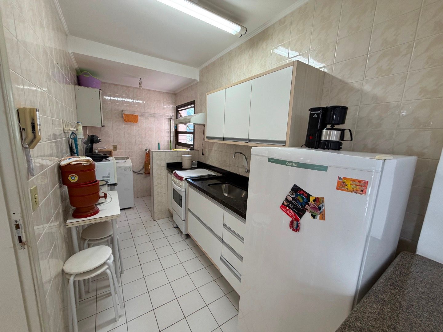 Apartamento Mobiliado a 80 Metros da Praia no Martim de Sá
