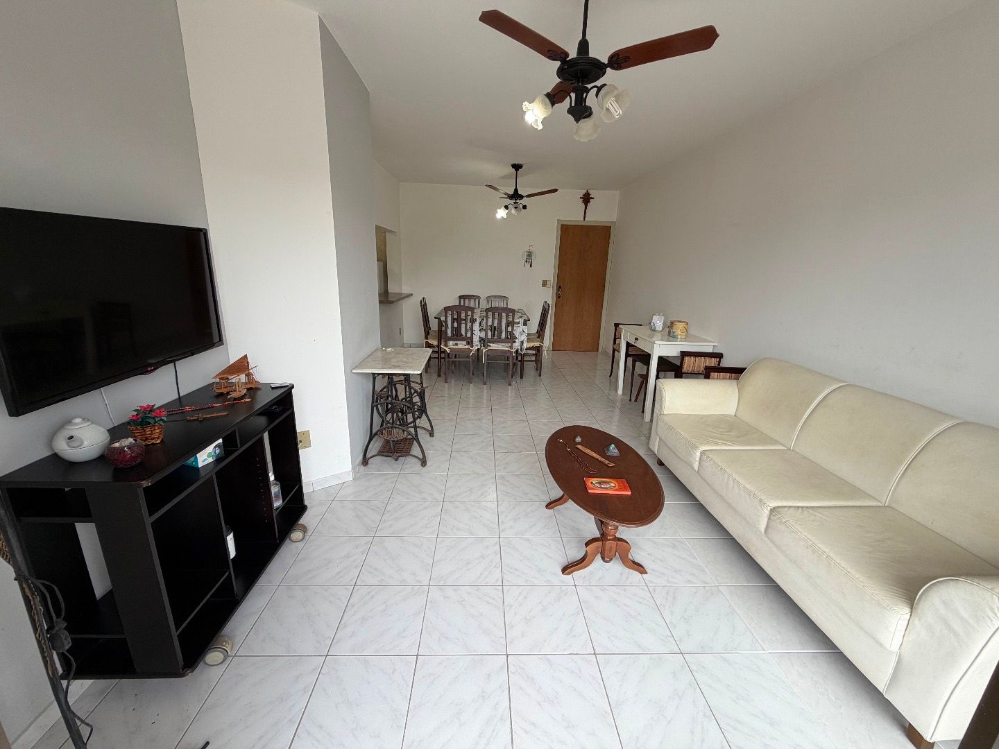 Apartamento Mobiliado a 80 Metros da Praia no Martim de Sá