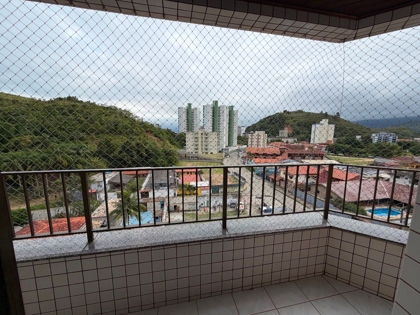 Apartamento Mobiliado a 80 Metros da Praia no Martim de Sá
