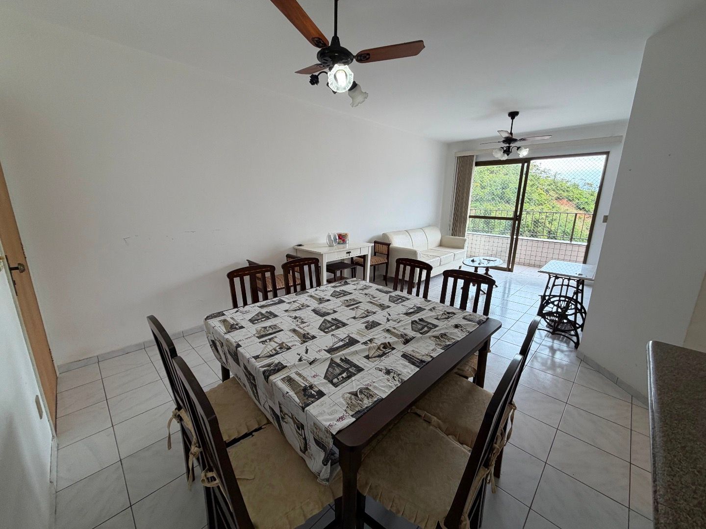 Apartamento Mobiliado a 80 Metros da Praia no Martim de Sá