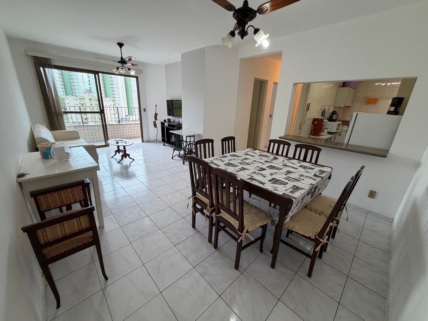 Apartamento Mobiliado a 80 Metros da Praia no Martim de Sá