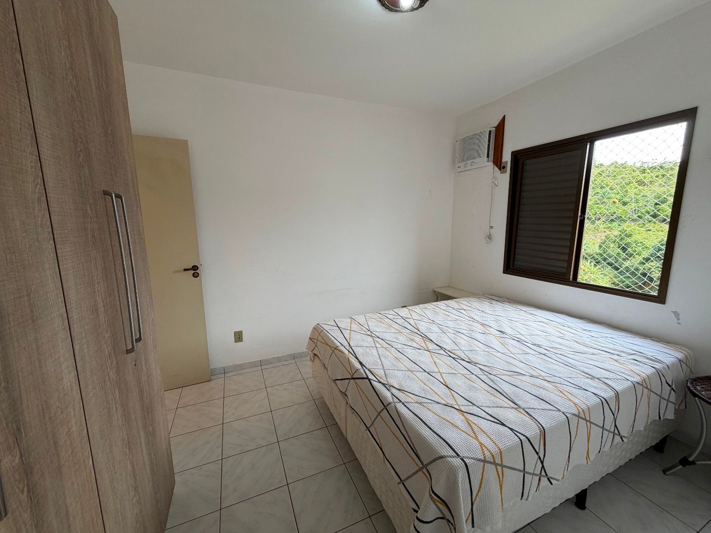 Apartamento Mobiliado a 80 Metros da Praia no Martim de Sá