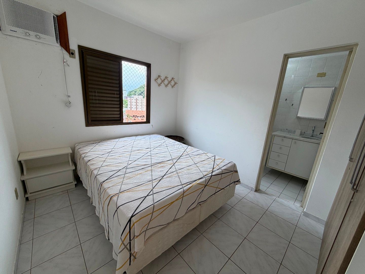 Apartamento Mobiliado a 80 Metros da Praia no Martim de Sá