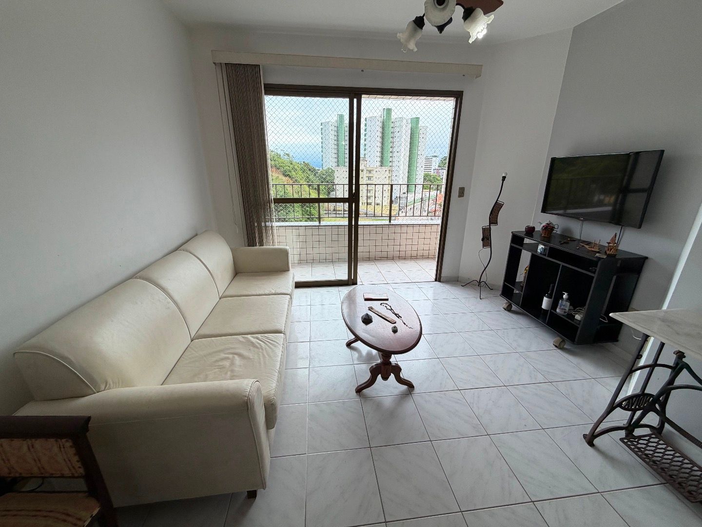 Apartamento Mobiliado a 80 Metros da Praia no Martim de Sá