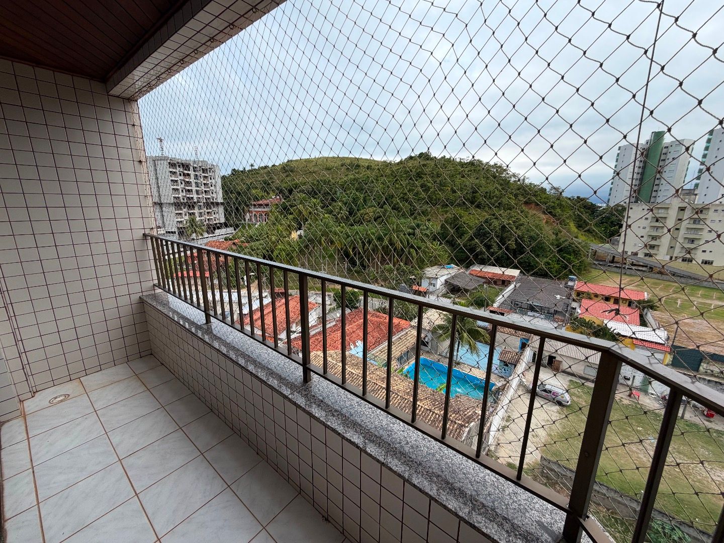 Apartamento Mobiliado a 80 Metros da Praia no Martim de Sá