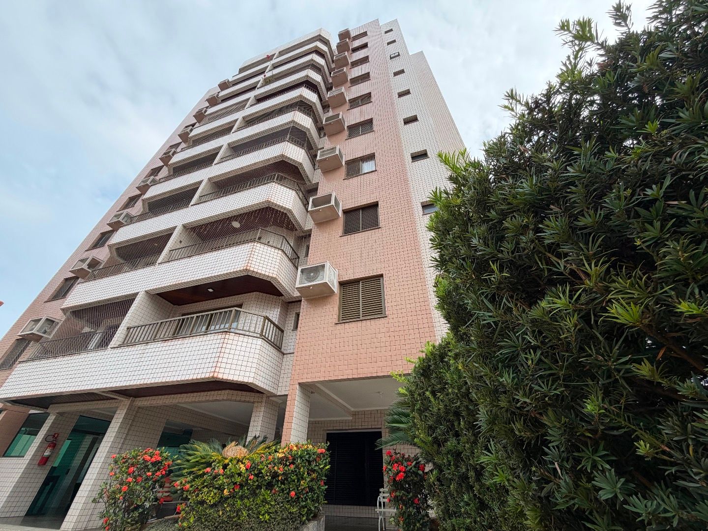 Apartamento Mobiliado a 80 Metros da Praia no Martim de Sá