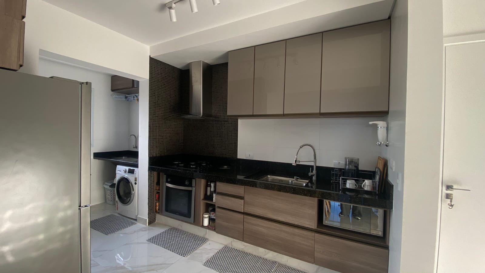 Apartamento com 2 Dormitórios no Edifício Eurus, Indaiá