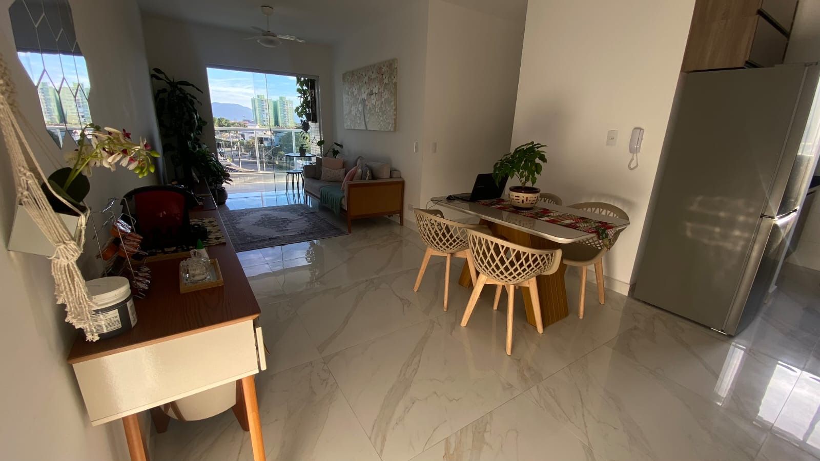 Apartamento com 2 Dormitórios no Edifício Eurus, Indaiá
