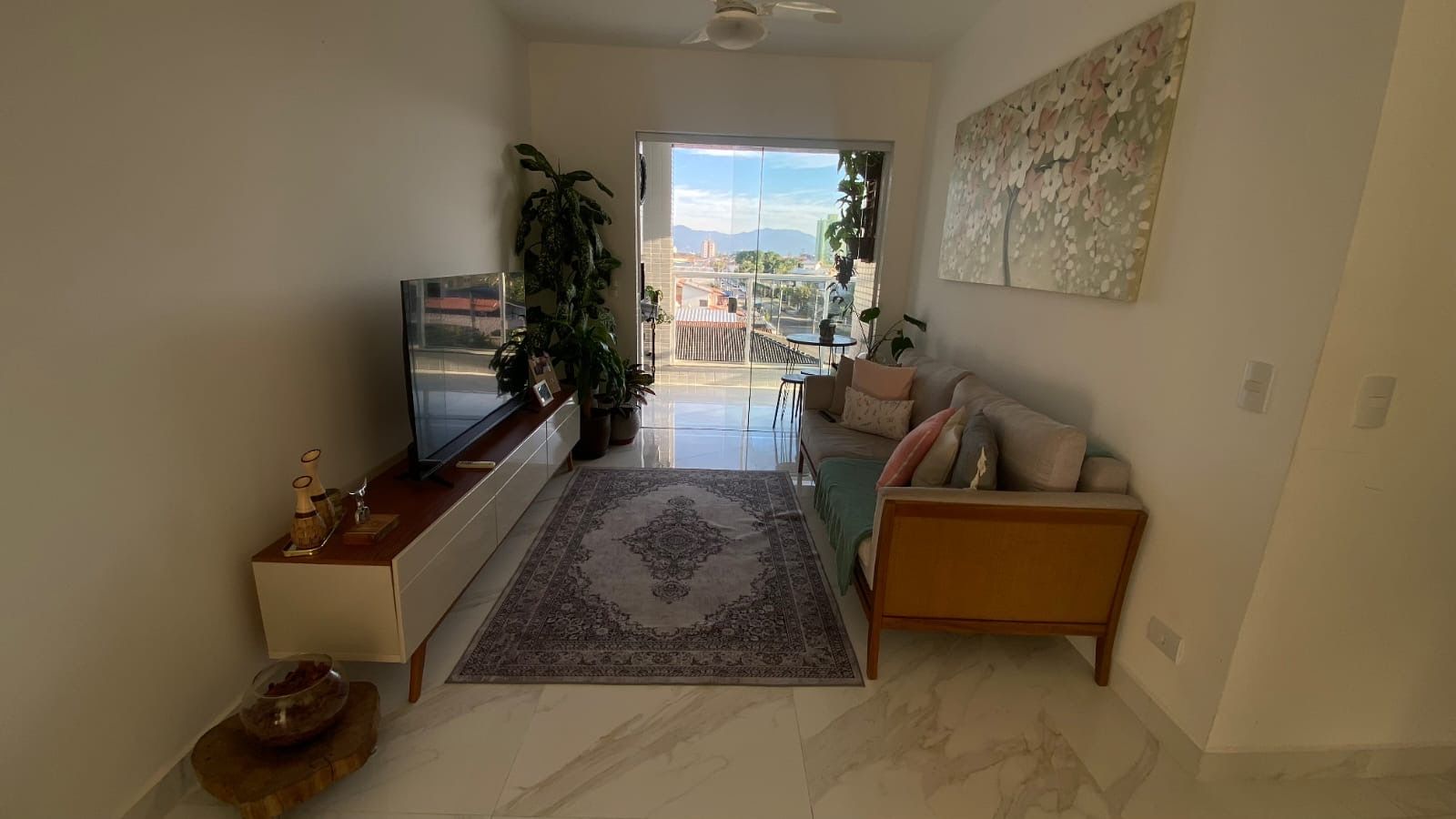 Apartamento com 2 Dormitórios no Edifício Eurus, Indaiá