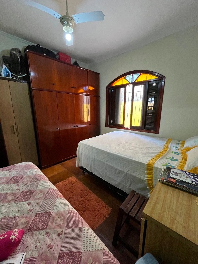 Casa com Amplo Terreno e Área Gourmet na Praia das Palmeiras