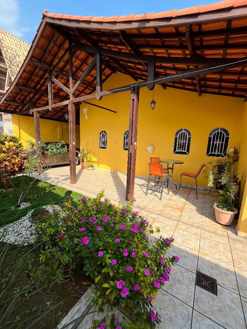 Casa com Amplo Terreno e Área Gourmet na Praia das Palmeiras