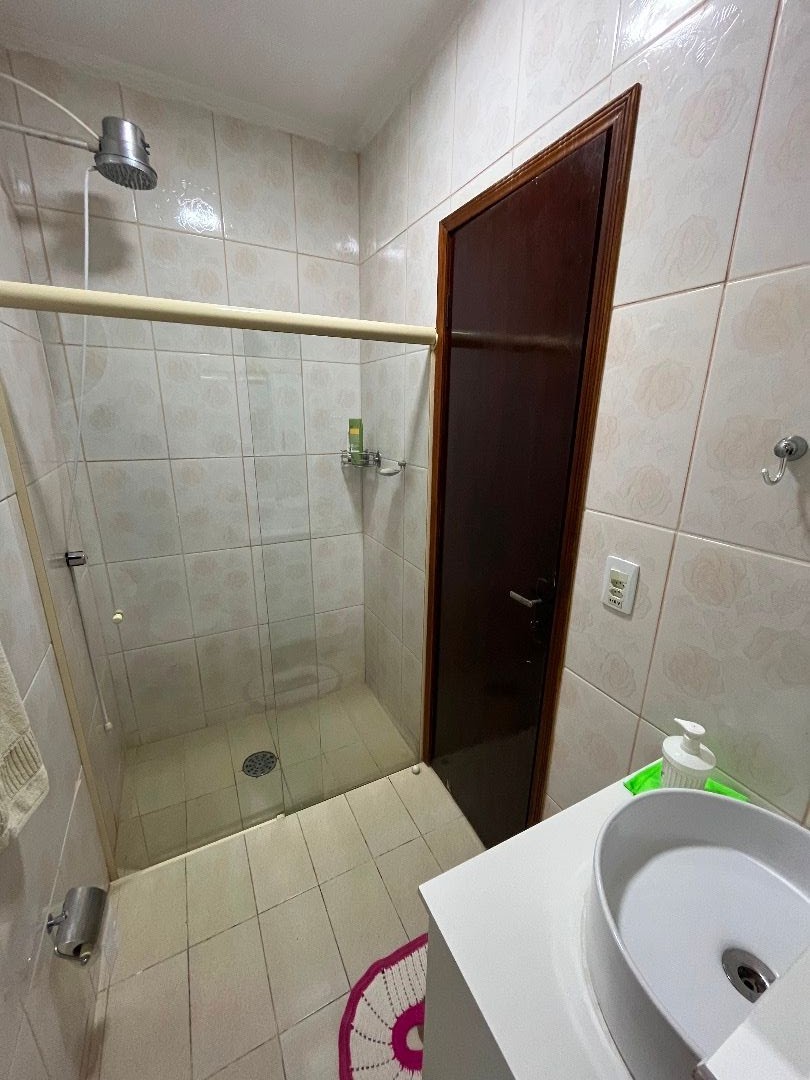 Casa com Amplo Terreno e Área Gourmet na Praia das Palmeiras