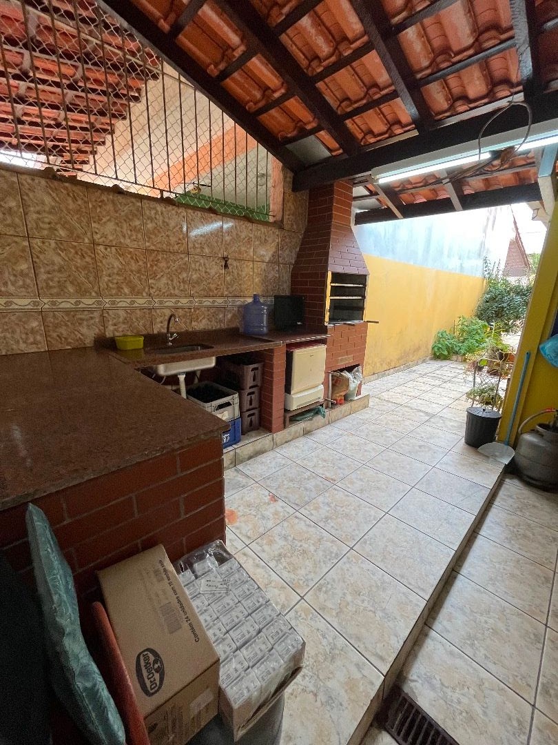 Casa com Amplo Terreno e Área Gourmet na Praia das Palmeiras