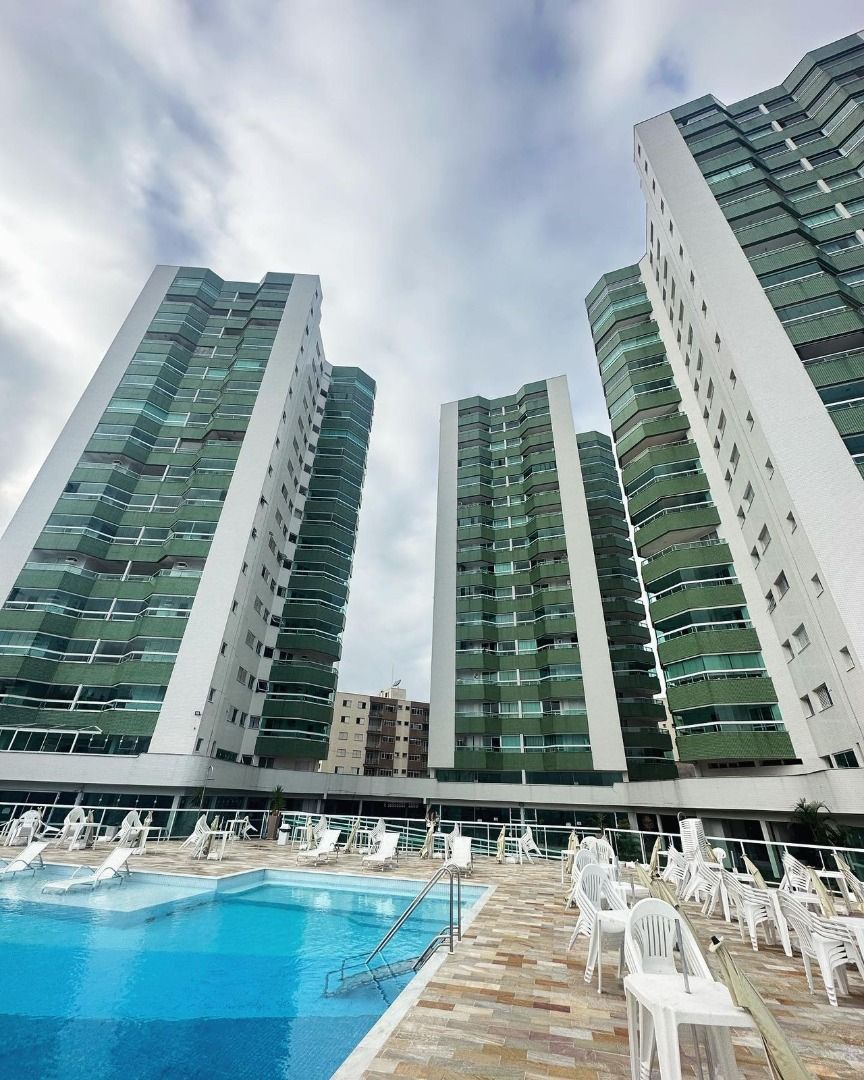 Apartamento Pé na Areia com Piscina de Borda Infinita na Prainha