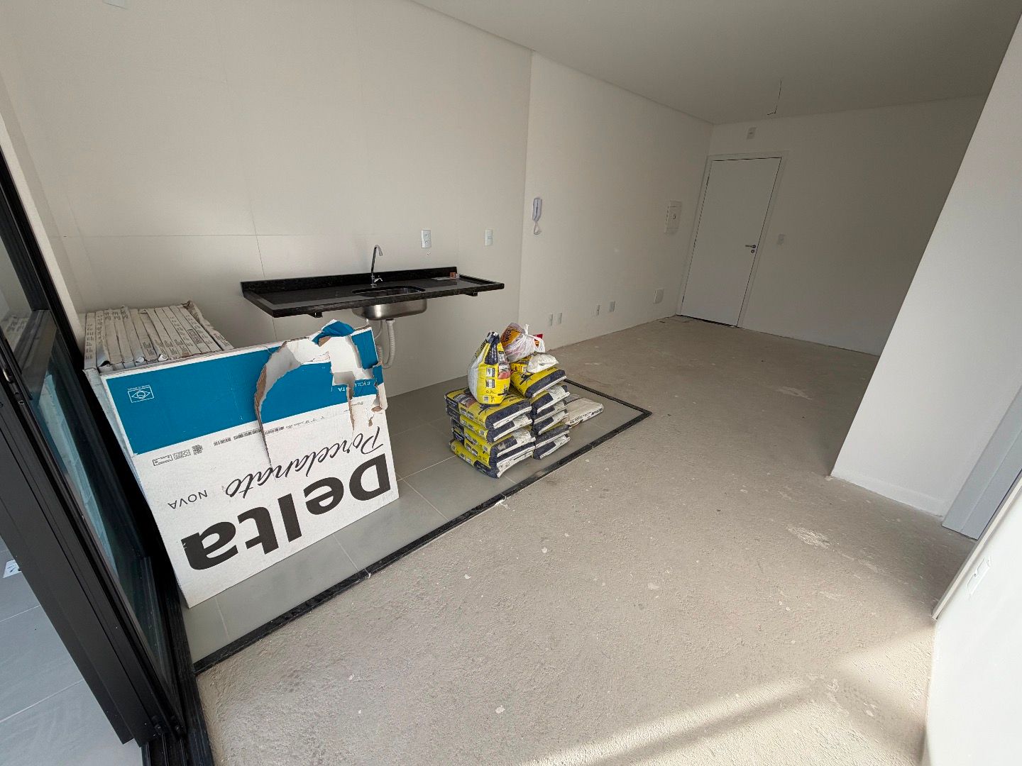 Apartamento Novo com Vista para o Mar no Edifício Alpha View em Sumaré