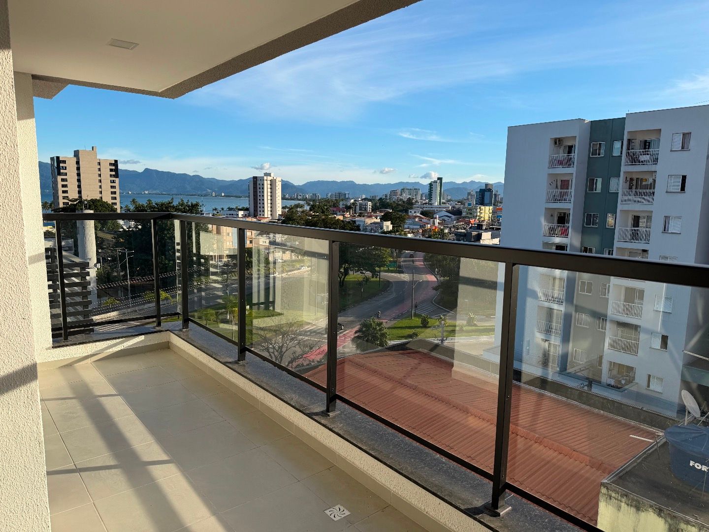 Apartamento Novo com Vista para o Mar no Edifício Alpha View em Sumaré