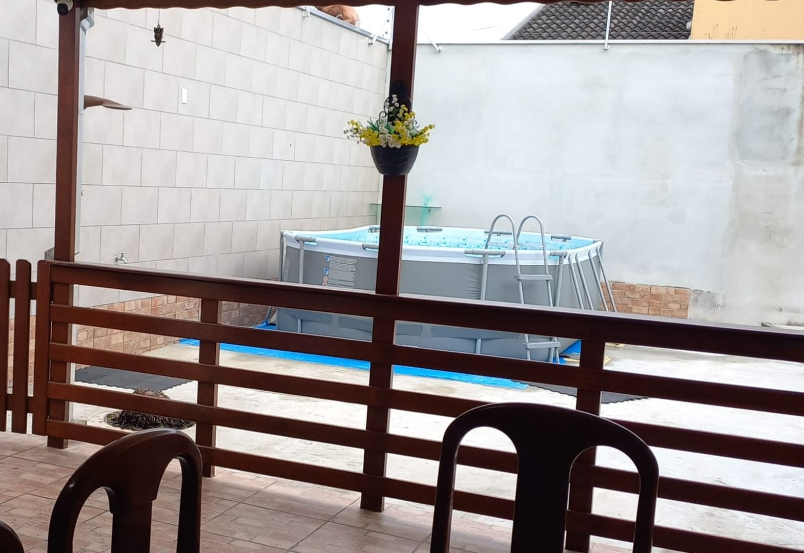 Sobrado com 4 Dormitórios e Varanda nos Dois Pavimentos no Martim de Sá
