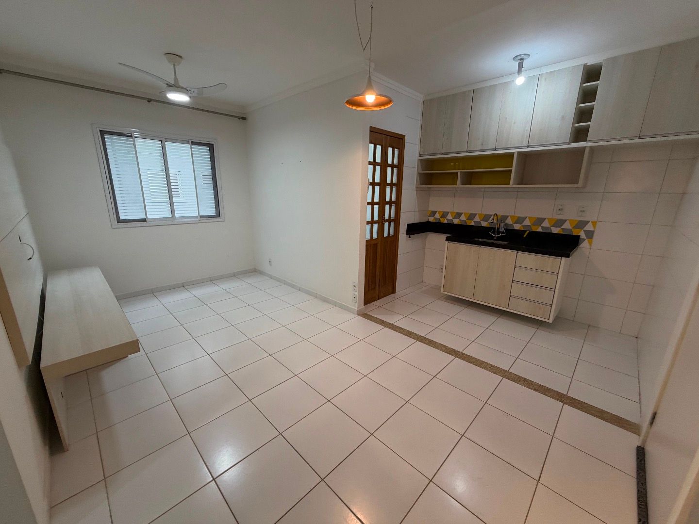 Apartamento no Condomínio Residencial Martinica em Martim de Sá
