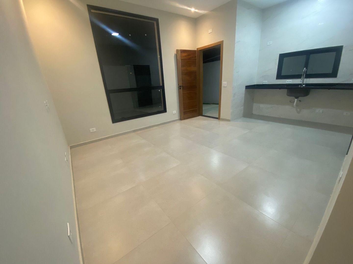 Casa Nova com Suíte no Balneário dos Golfinhos