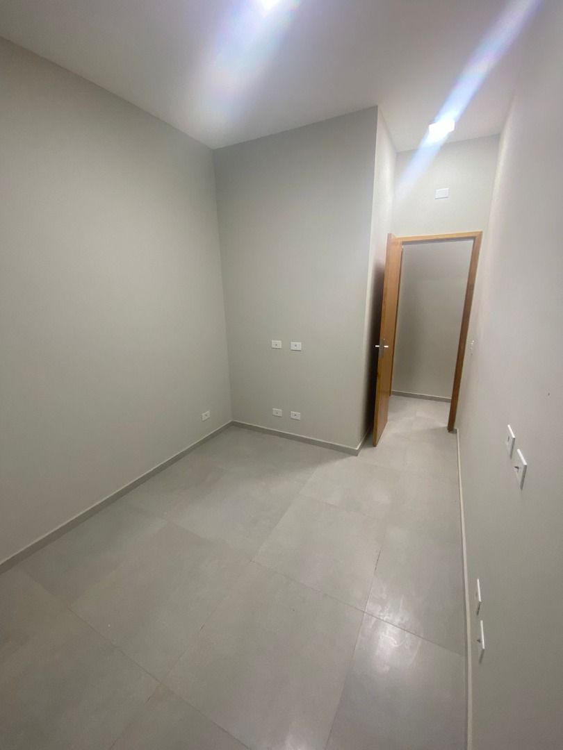 Casa Nova com Suíte no Balneário dos Golfinhos