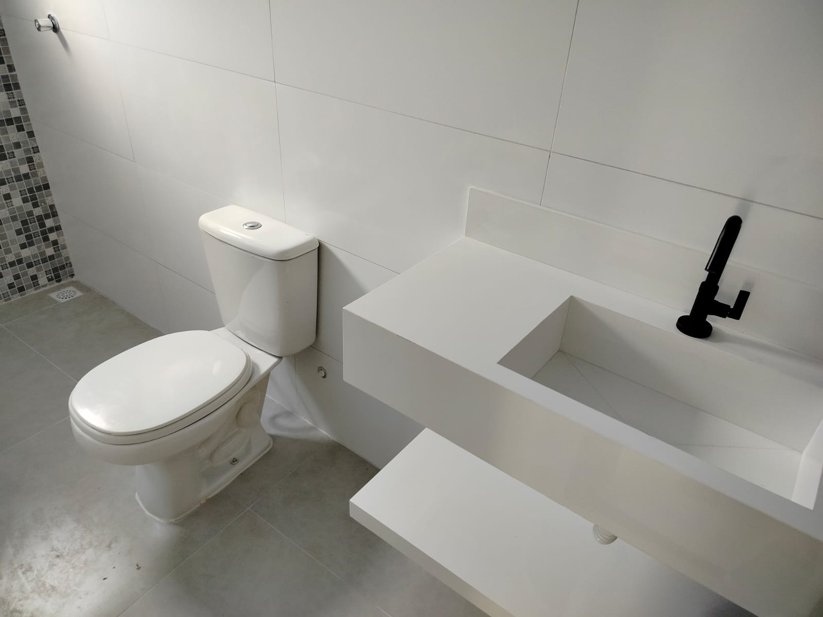 Casa com 2 dormitórios e suíte em Caraguatatuba