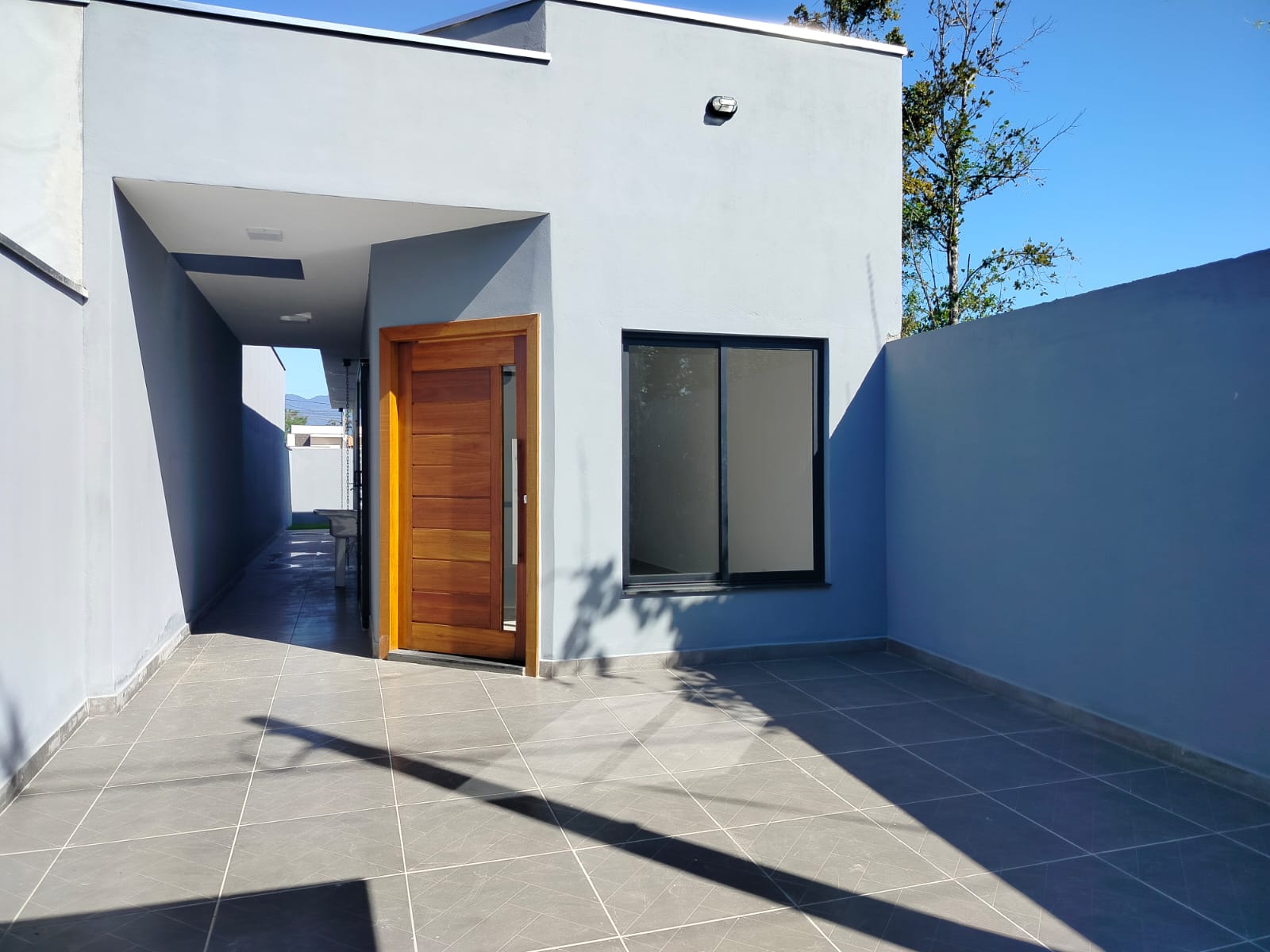 Casa com 2 dormitórios e suíte em Caraguatatuba